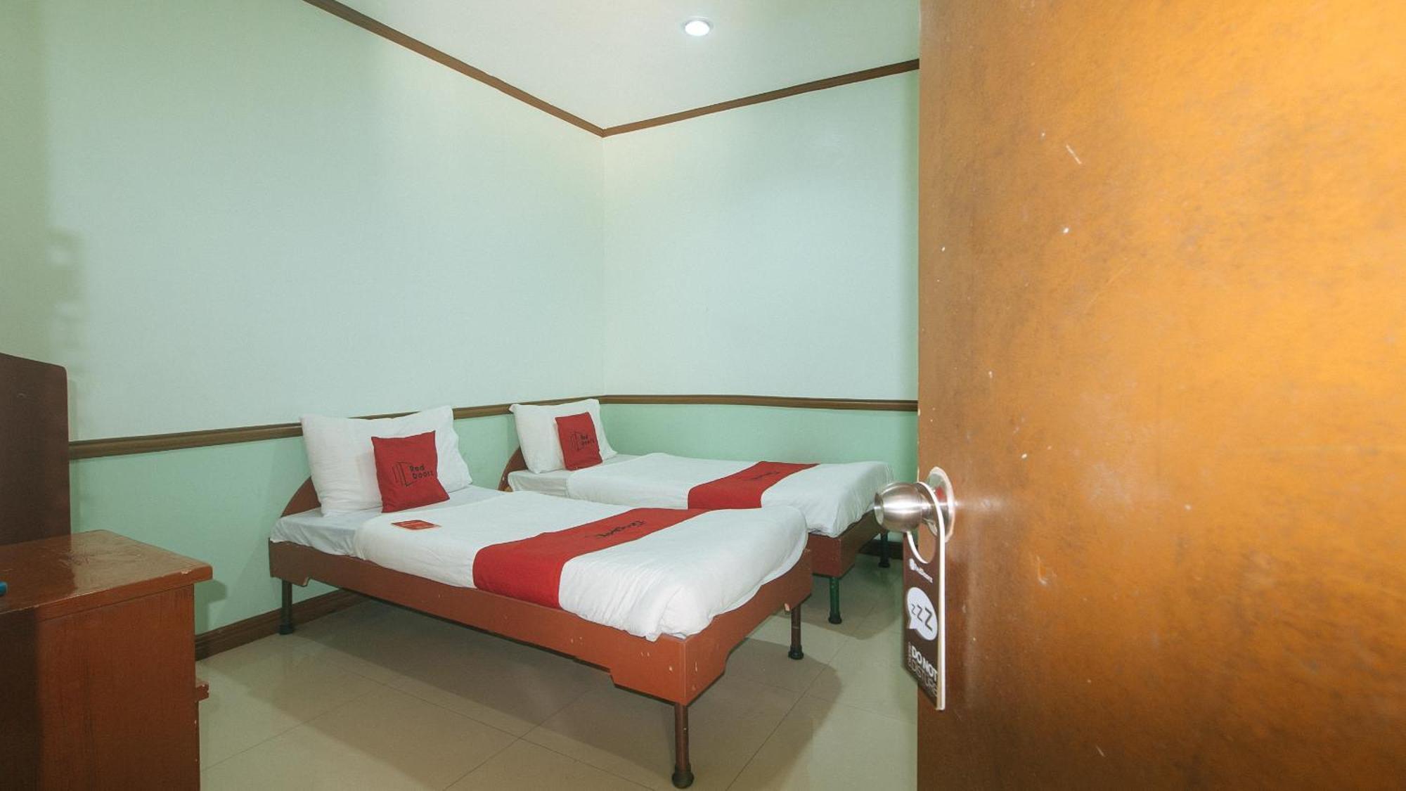 Reddoorz At Maanyag Pension House Mandaue Cebu Kültér fotó