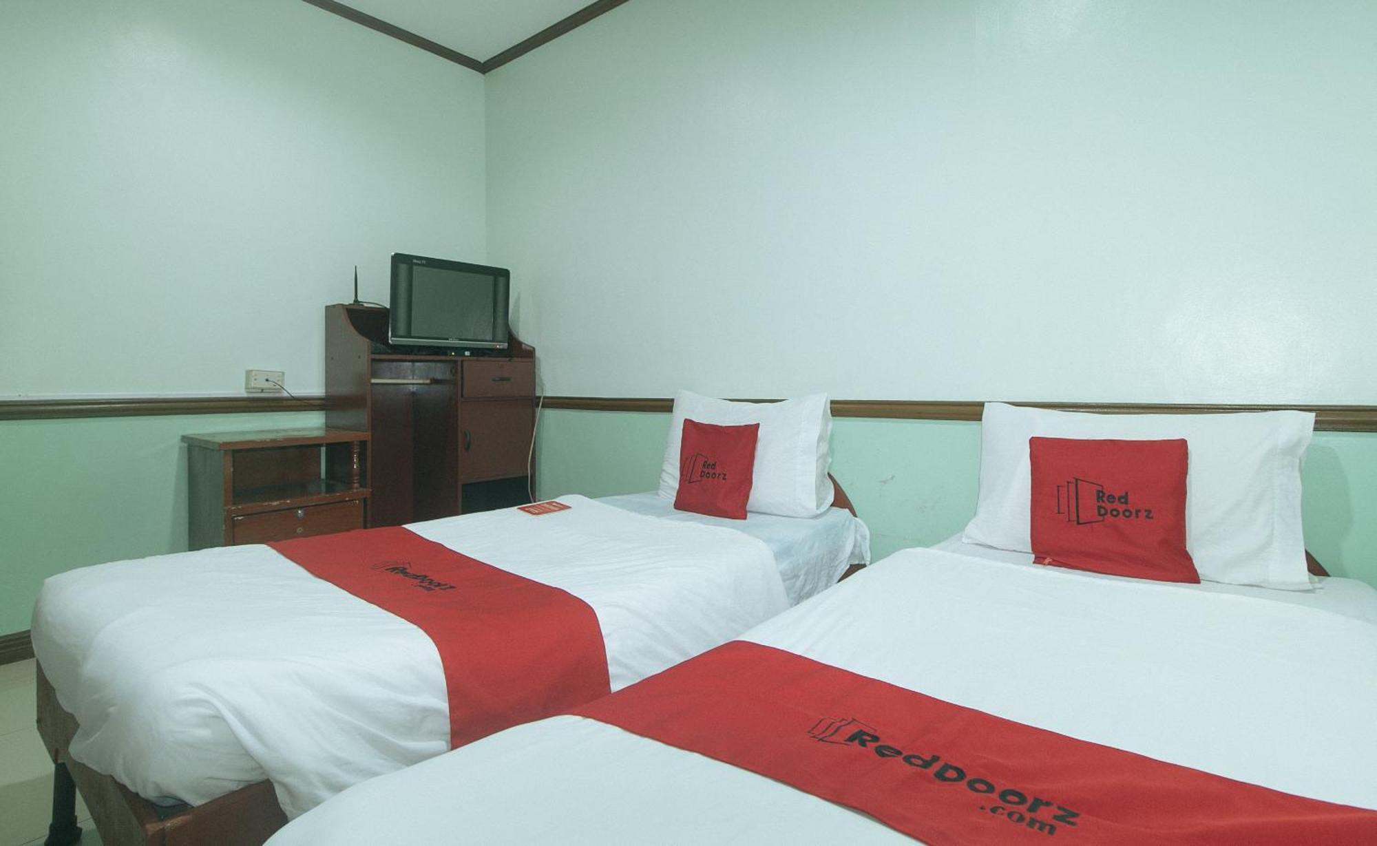 Reddoorz At Maanyag Pension House Mandaue Cebu Kültér fotó