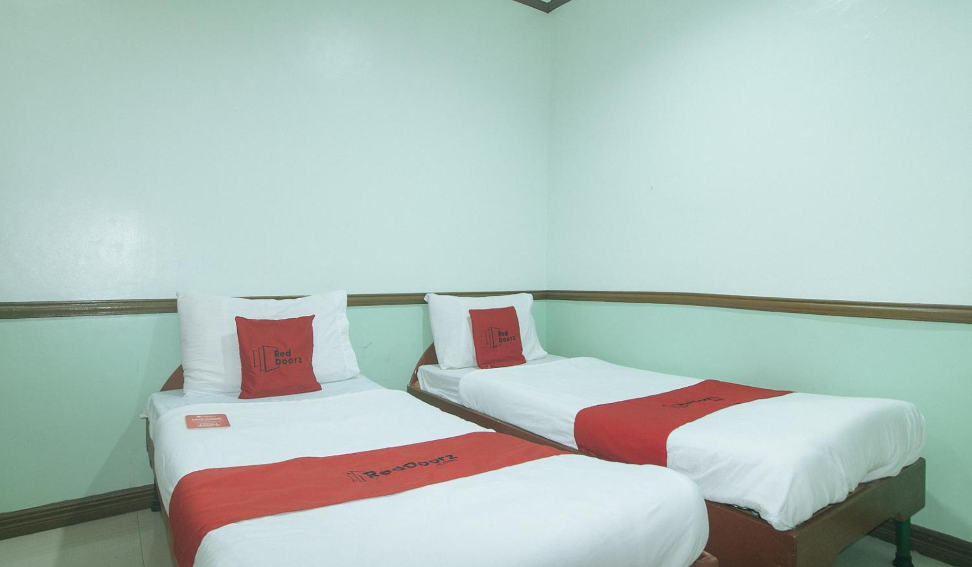 Reddoorz At Maanyag Pension House Mandaue Cebu Kültér fotó
