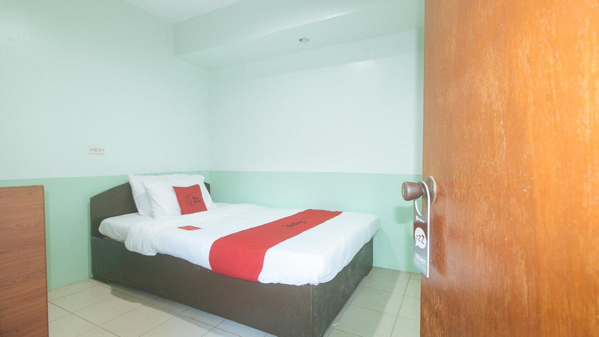 Reddoorz At Maanyag Pension House Mandaue Cebu Kültér fotó