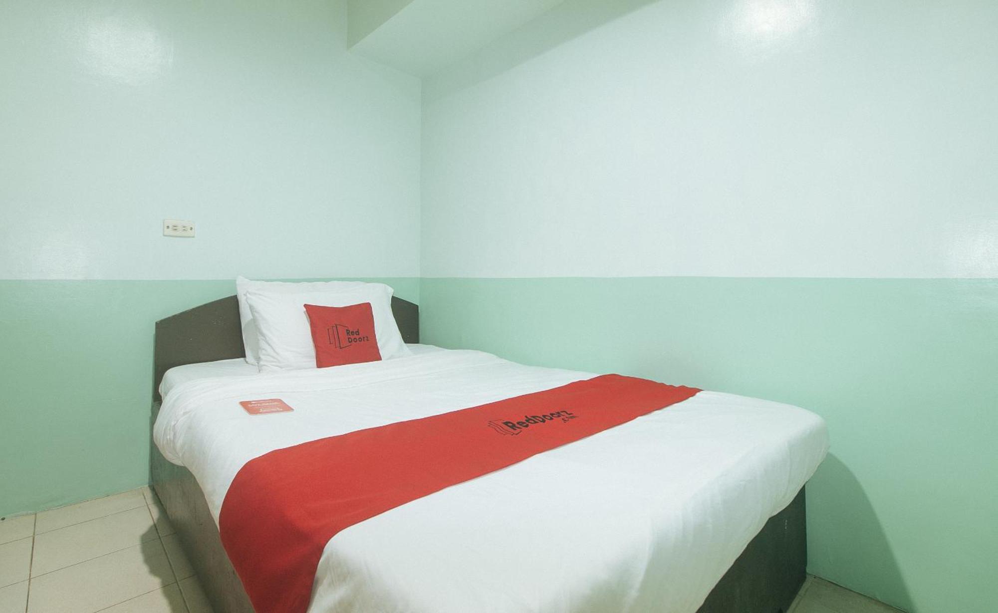 Reddoorz At Maanyag Pension House Mandaue Cebu Kültér fotó