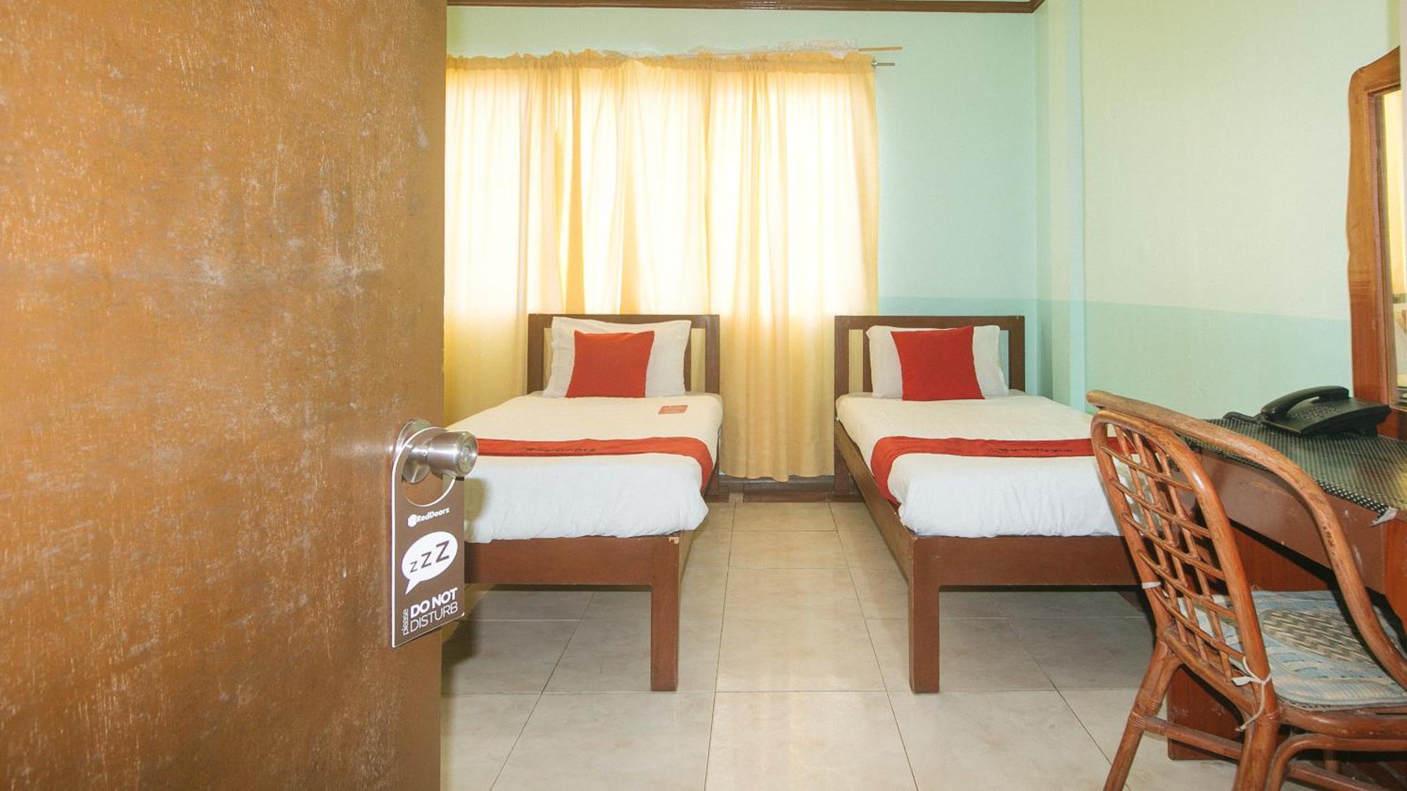 Reddoorz At Maanyag Pension House Mandaue Cebu Kültér fotó